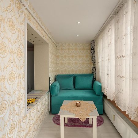Stone Gate Apartment #1 Бухарест Экстерьер фото